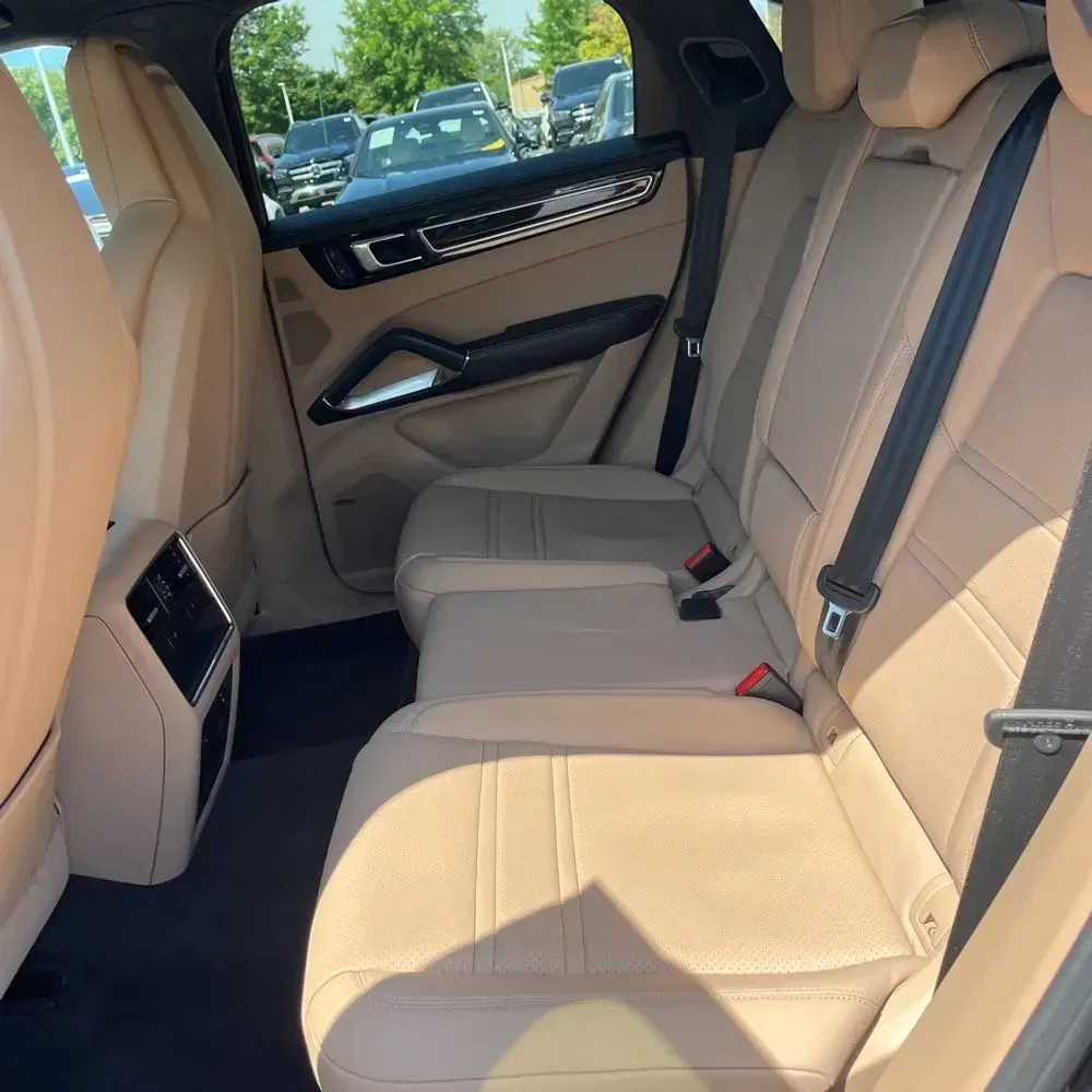 2022 Porsche Cayenne Turbo S E-Hybrid Coupe