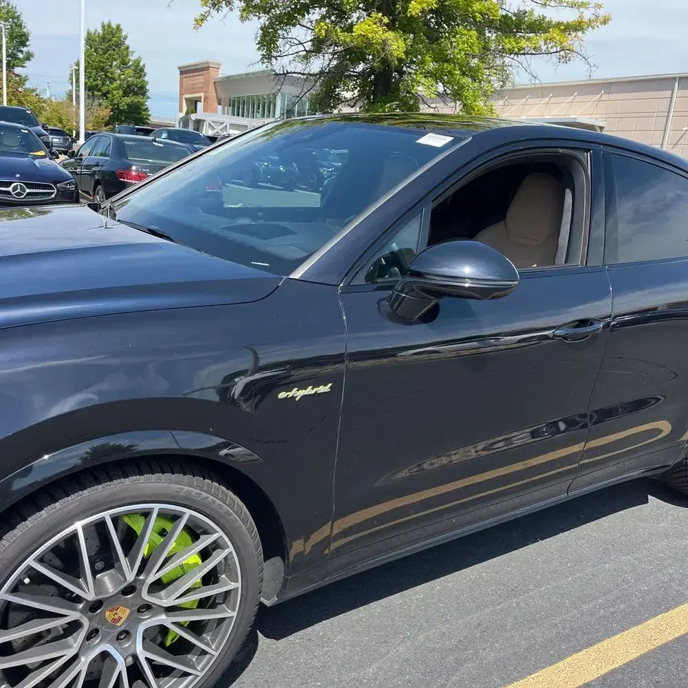 2022 Porsche Cayenne Turbo S E-Hybrid Coupe