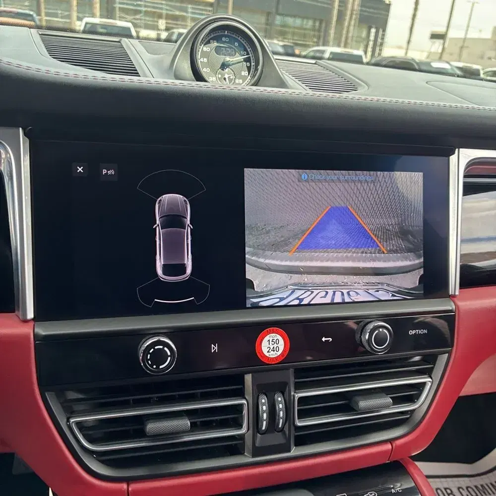 2022 Porsche Macan S