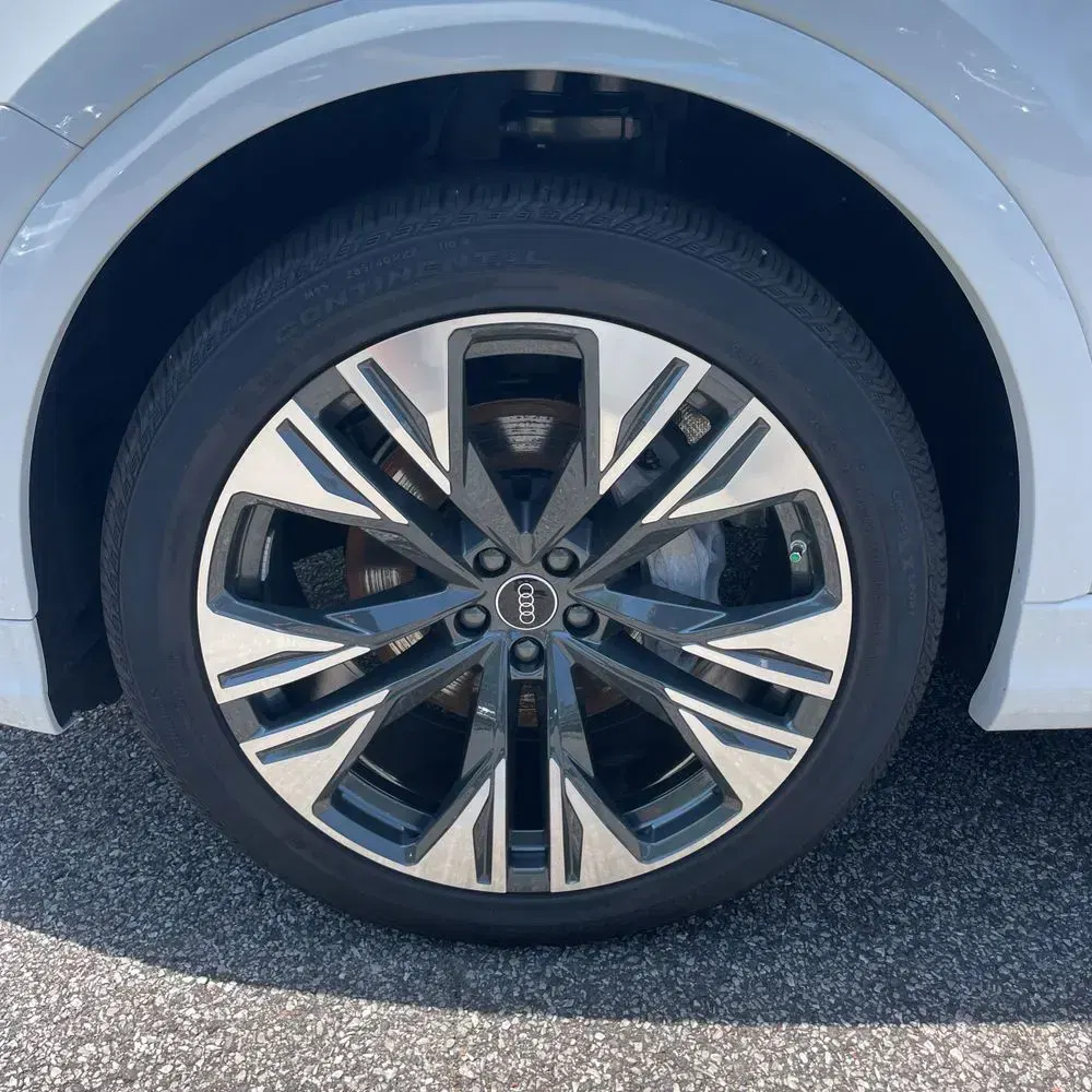 2025 Audi Q8 Premium Plus 55