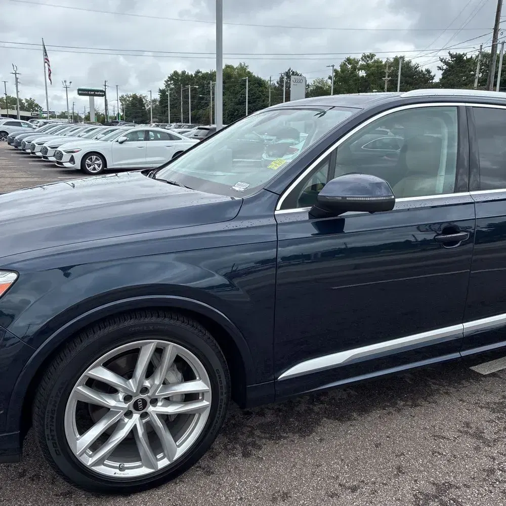 2025 Audi Q7 Premium Plus 55