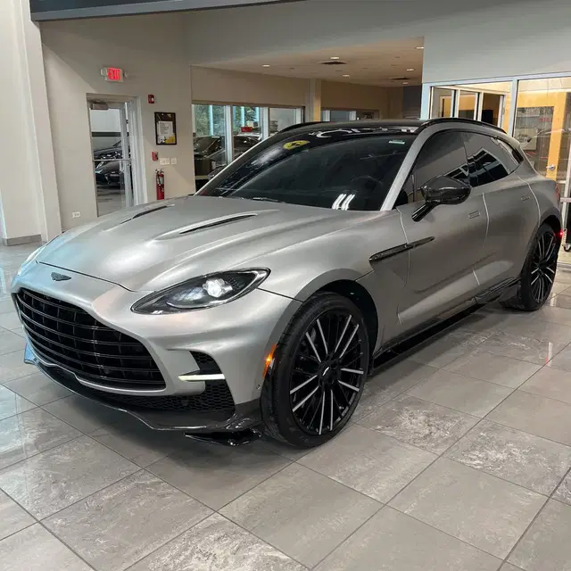 2023 Aston Martin DBX 707