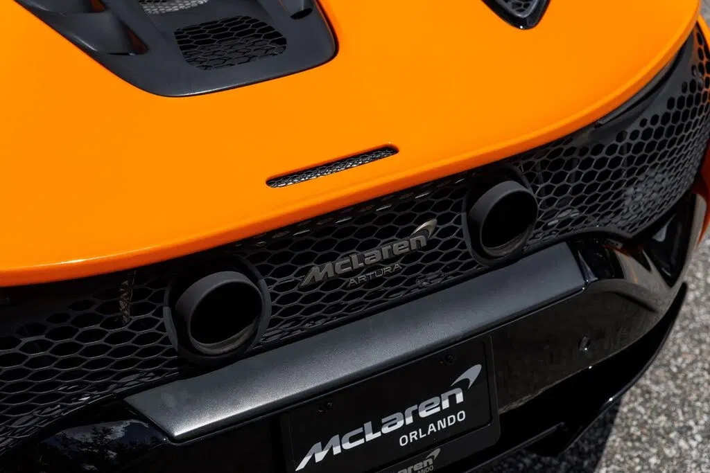 2025 McLaren Artura RWD