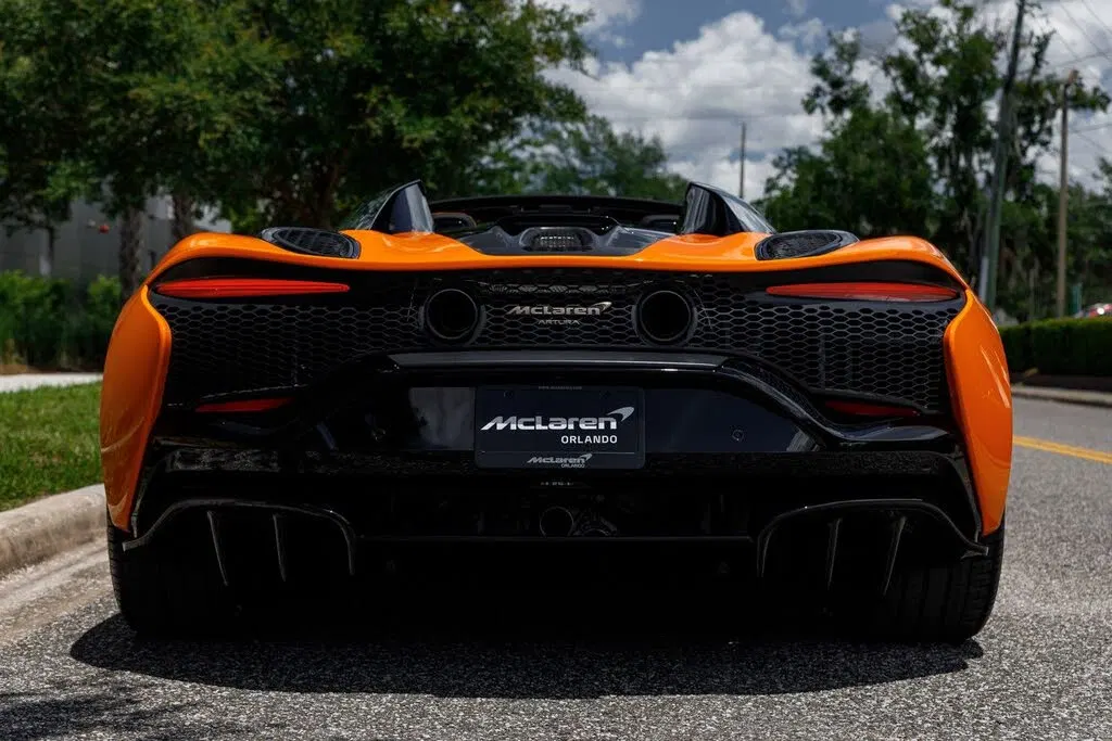 2025 McLaren Artura RWD