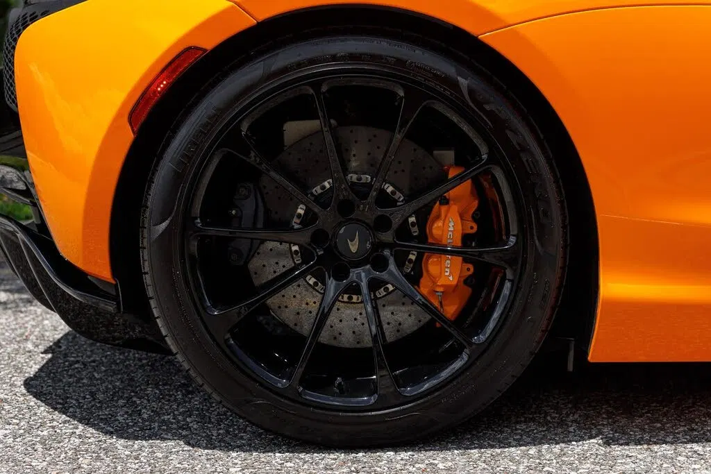 2025 McLaren Artura RWD