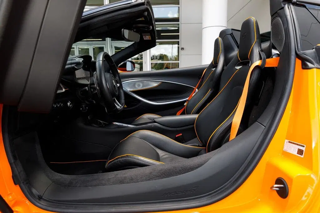2025 McLaren Artura RWD
