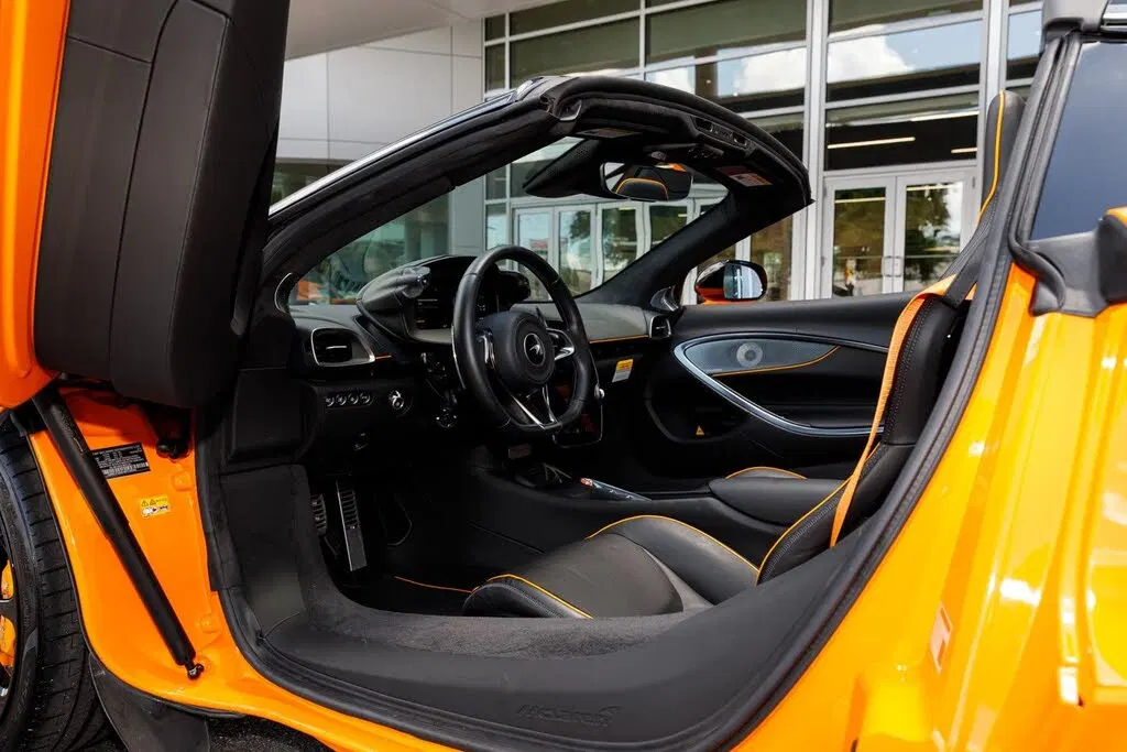 2025 McLaren Artura RWD
