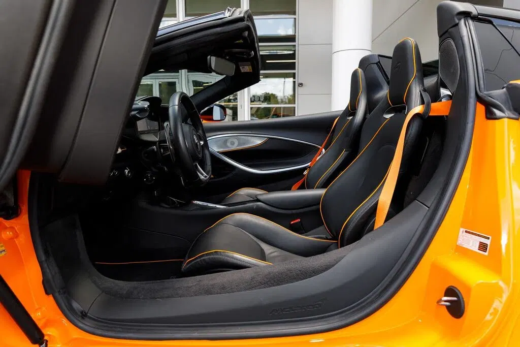 2025 McLaren Artura RWD