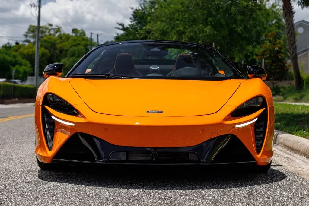 2025 McLaren Artura RWD
