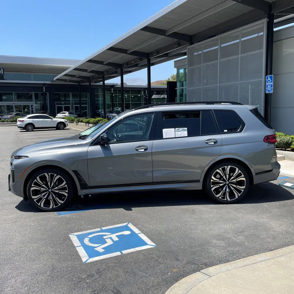 2024 BMW X7 M60i