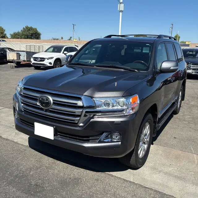 2018 Toyota Land Cruiser Base
