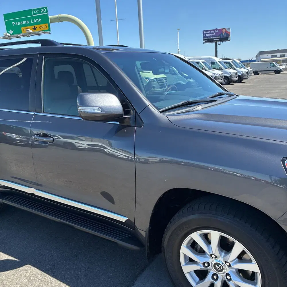2018 Toyota Land Cruiser Base