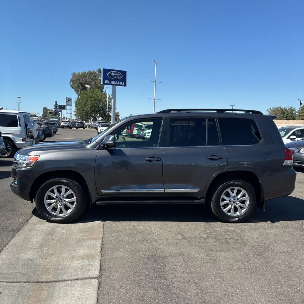 2018 Toyota Land Cruiser Base
