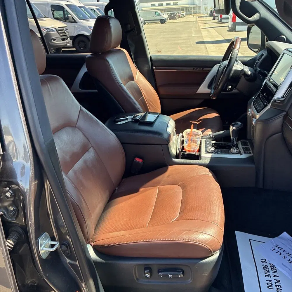 2018 Toyota Land Cruiser Base