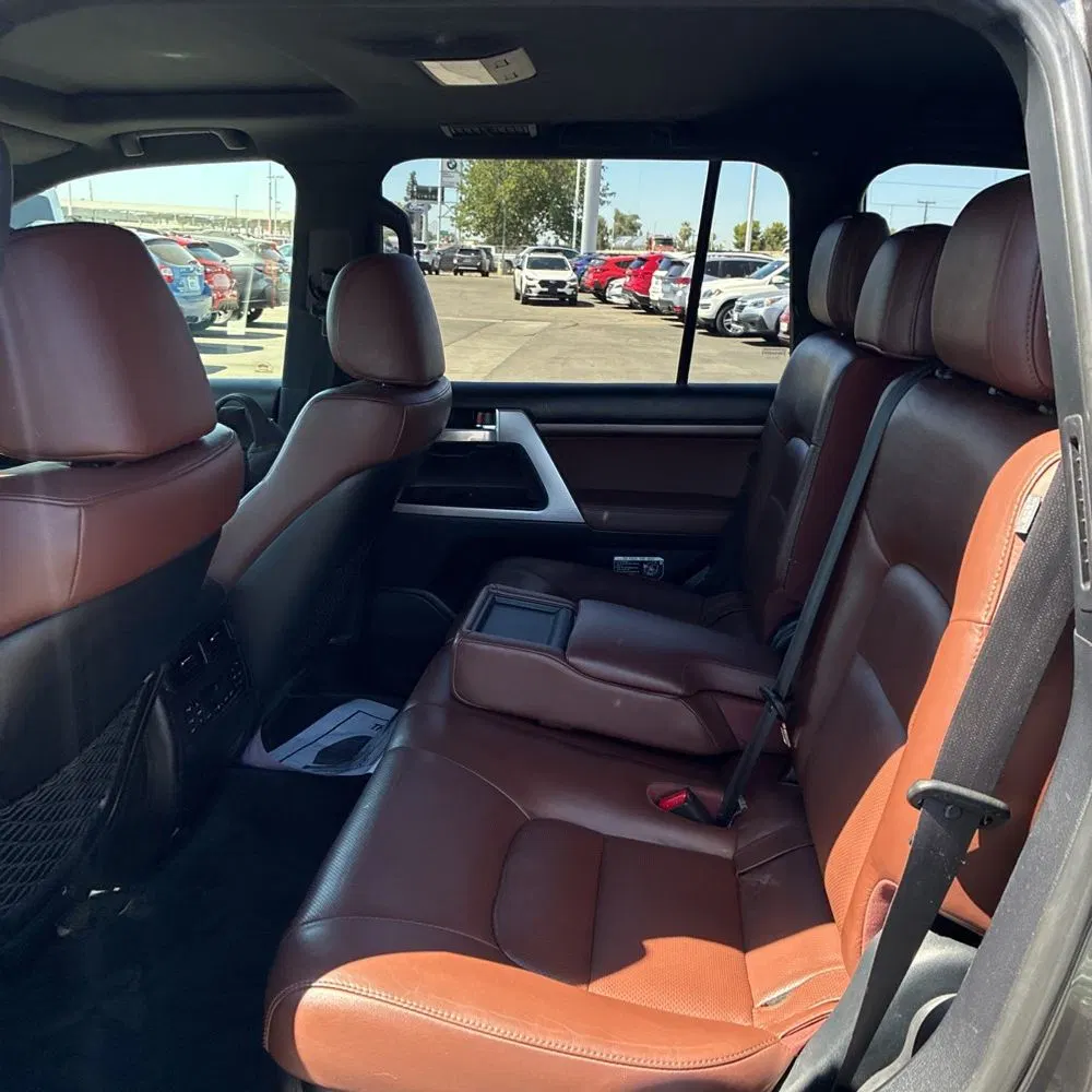 2018 Toyota Land Cruiser Base