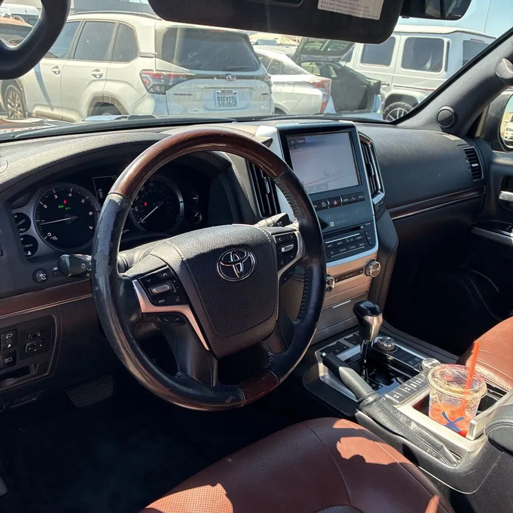 2018 Toyota Land Cruiser Base