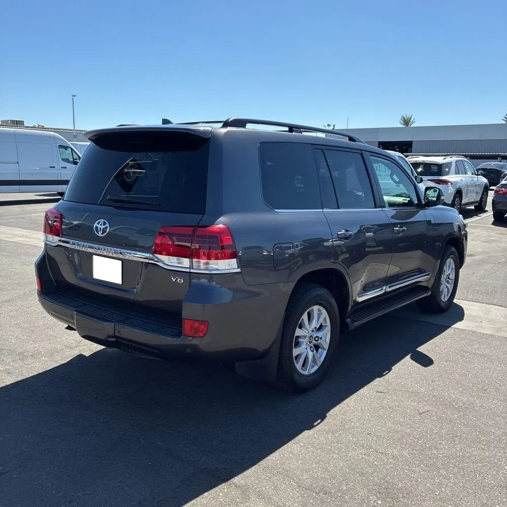 2018 Toyota Land Cruiser Base