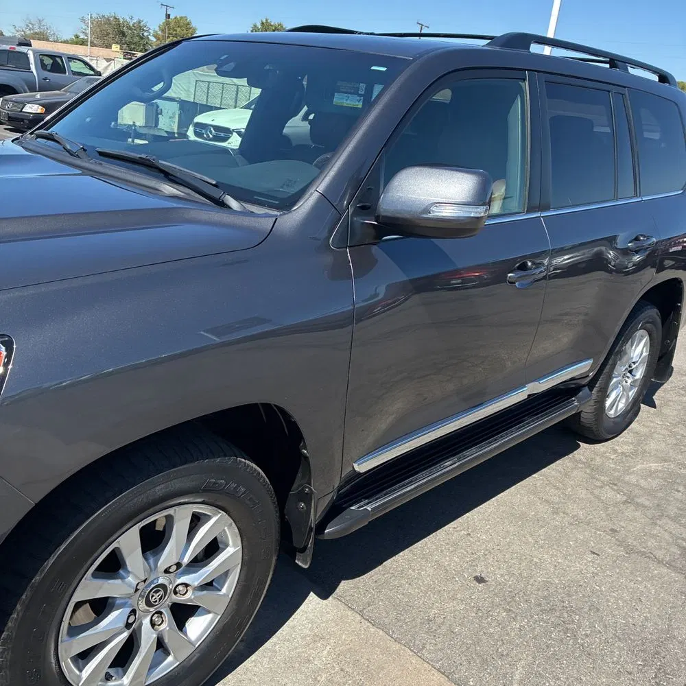 2018 Toyota Land Cruiser Base
