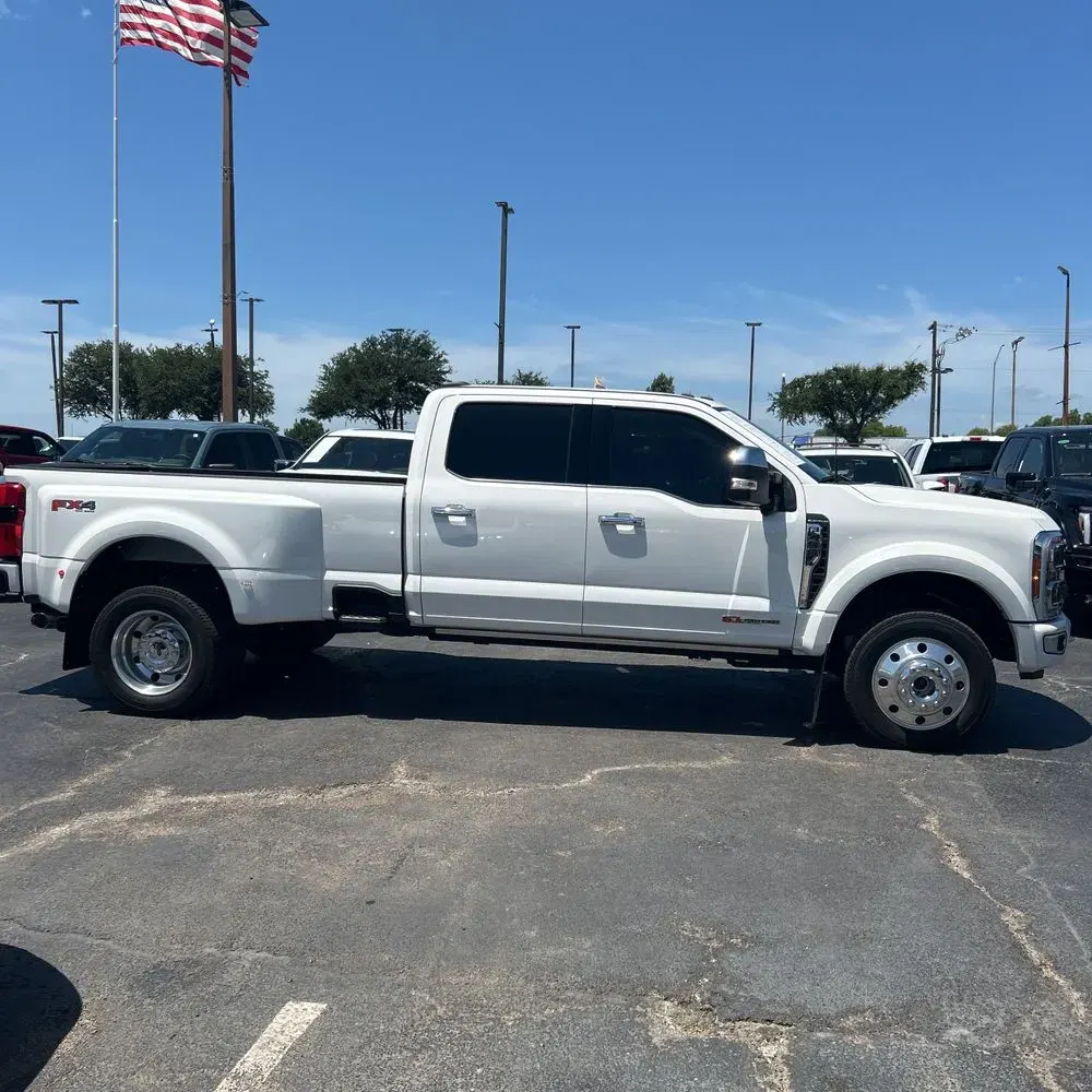 2023 Ford F-450 Super Duty Platinum