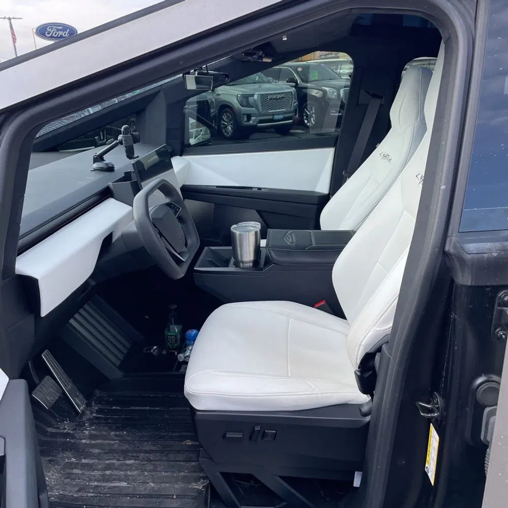 2024 Tesla Cybertruck Base
