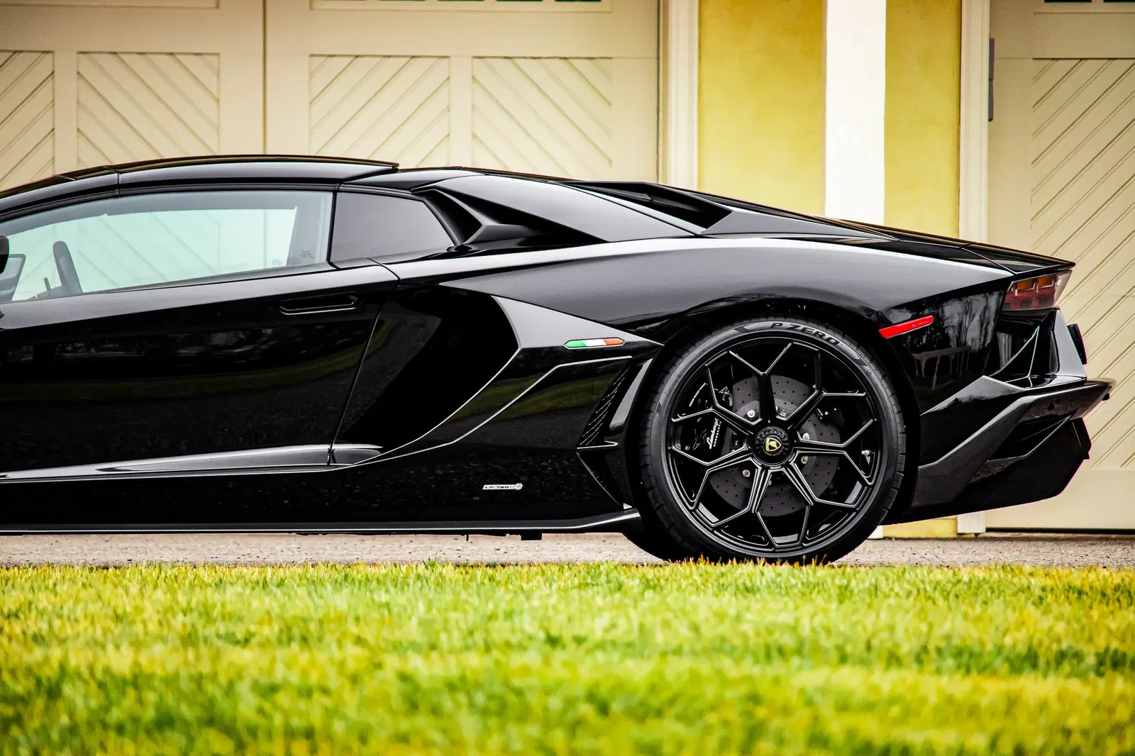 2022 Lamborghini Aventador LP 780-4 Ultimae Roadster