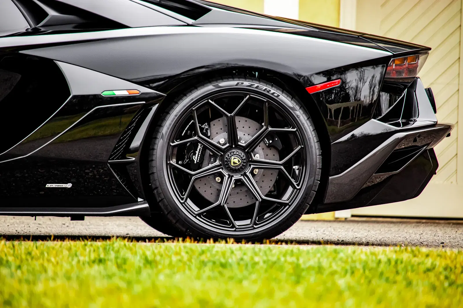 2022 Lamborghini Aventador LP 780-4 Ultimae Roadster