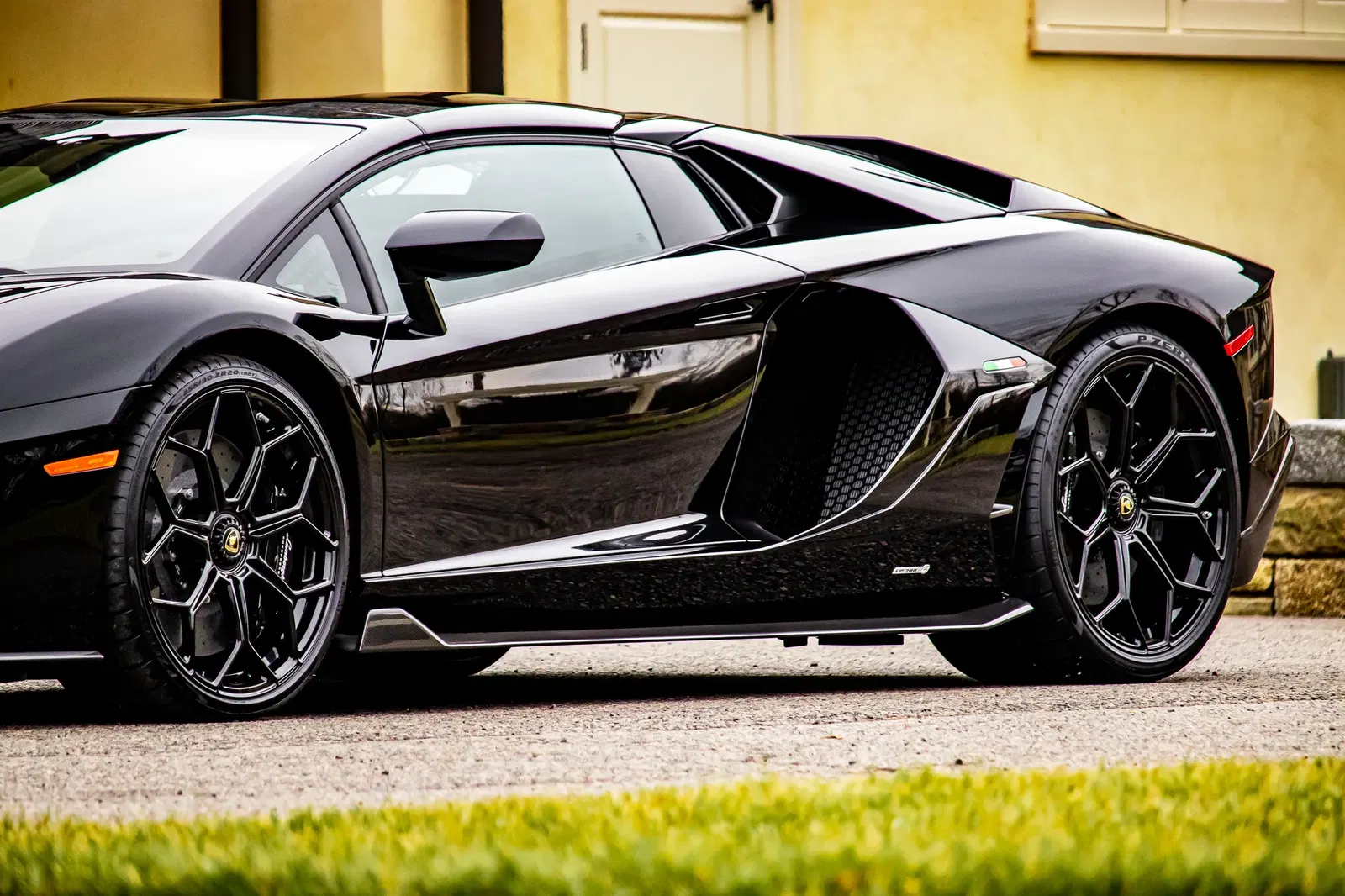 2022 Lamborghini Aventador LP 780-4 Ultimae Roadster