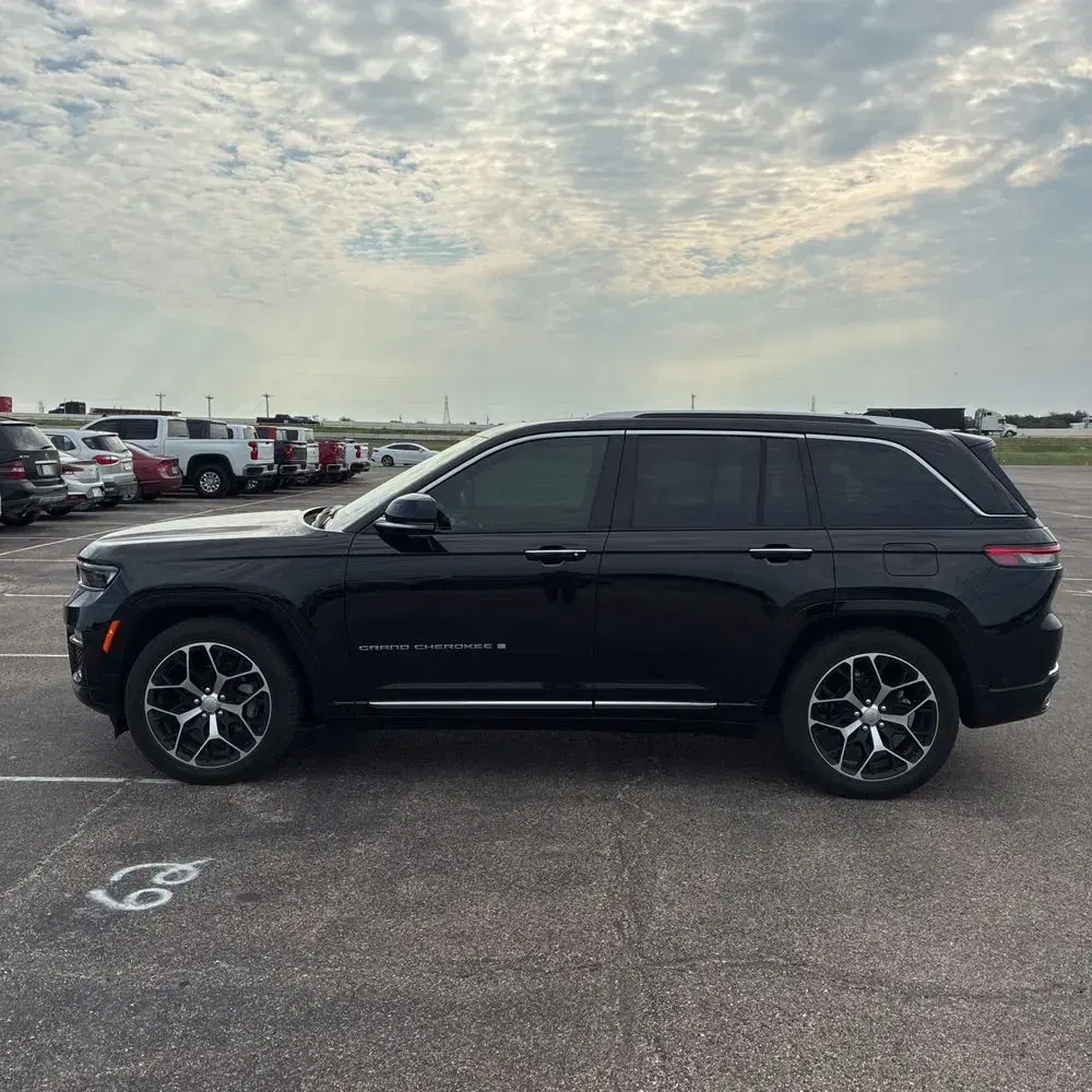 2023 Jeep Grand Cherokee Summit Reserve