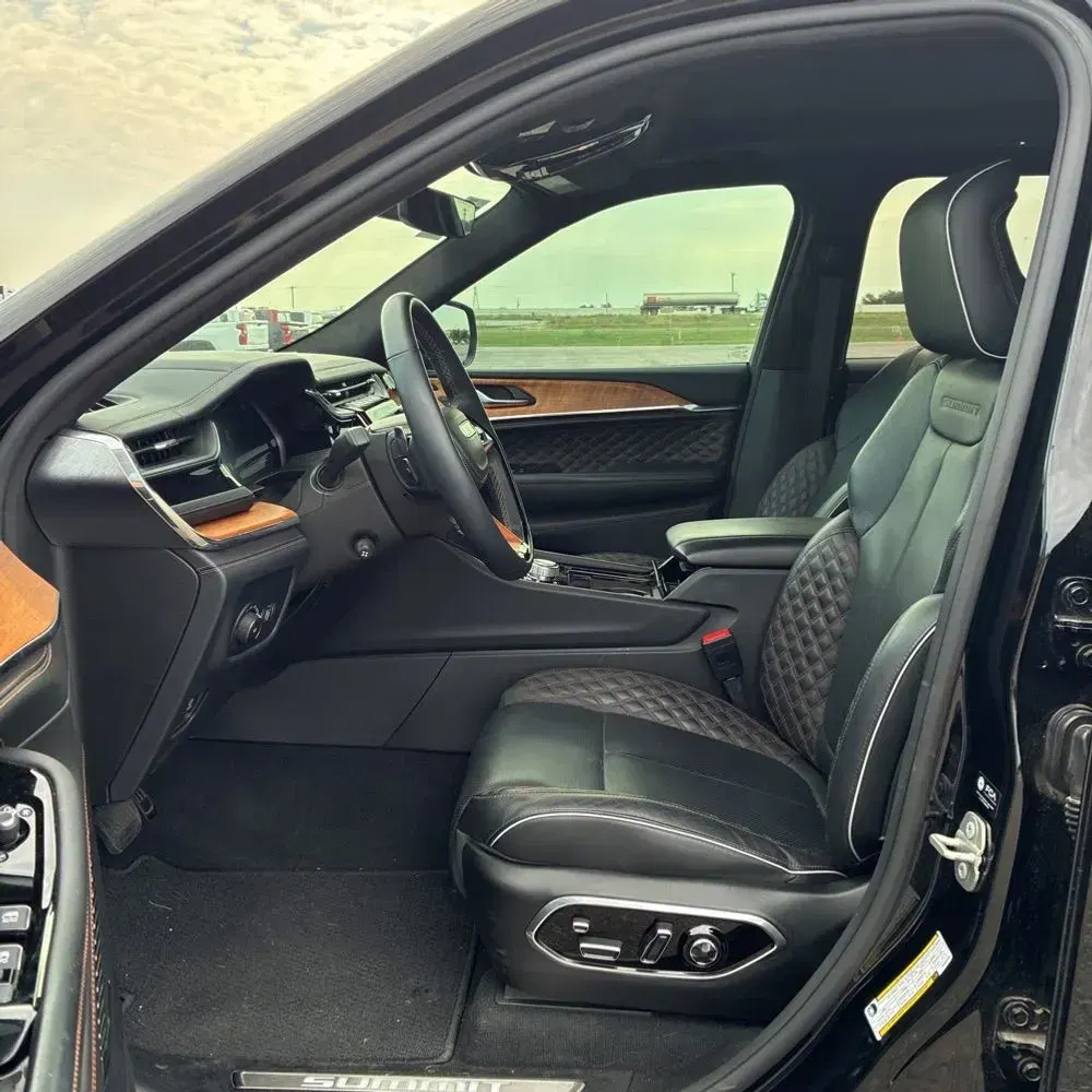 2023 Jeep Grand Cherokee Summit Reserve