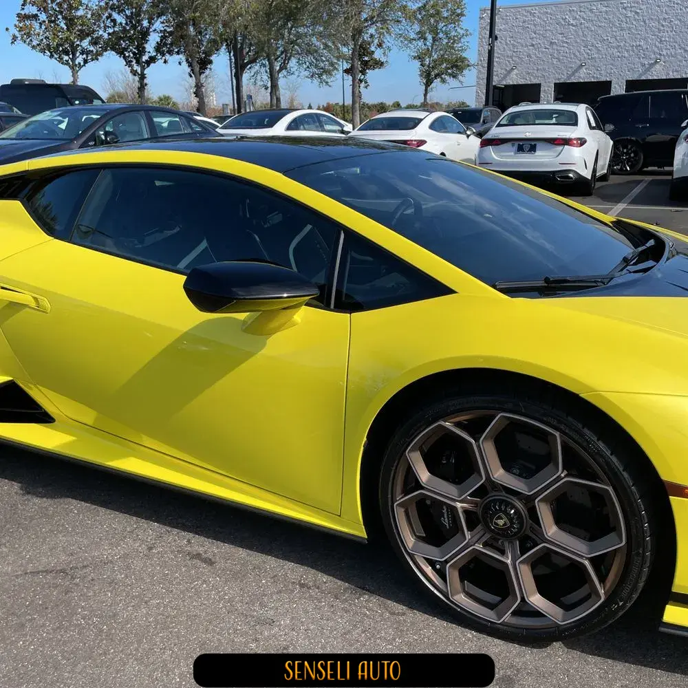 2023 Lamborghini Huracan Tecnica