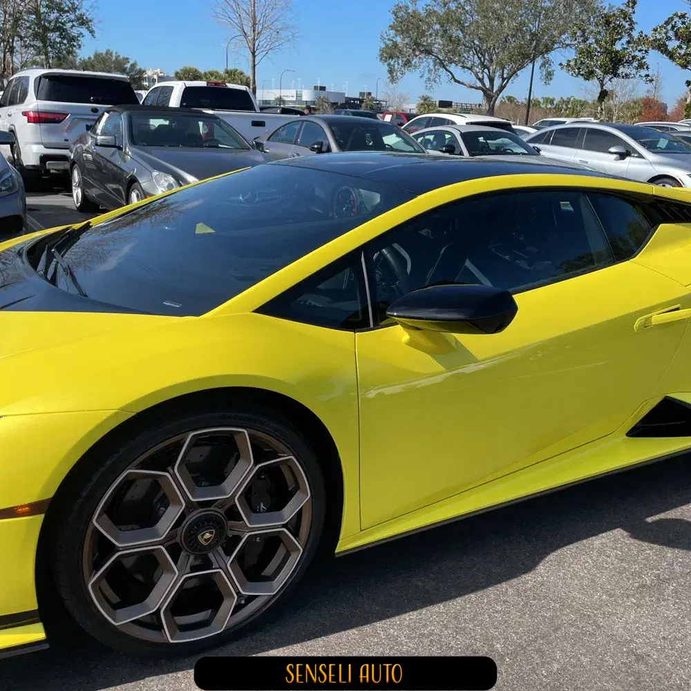 2023 Lamborghini Huracan Tecnica