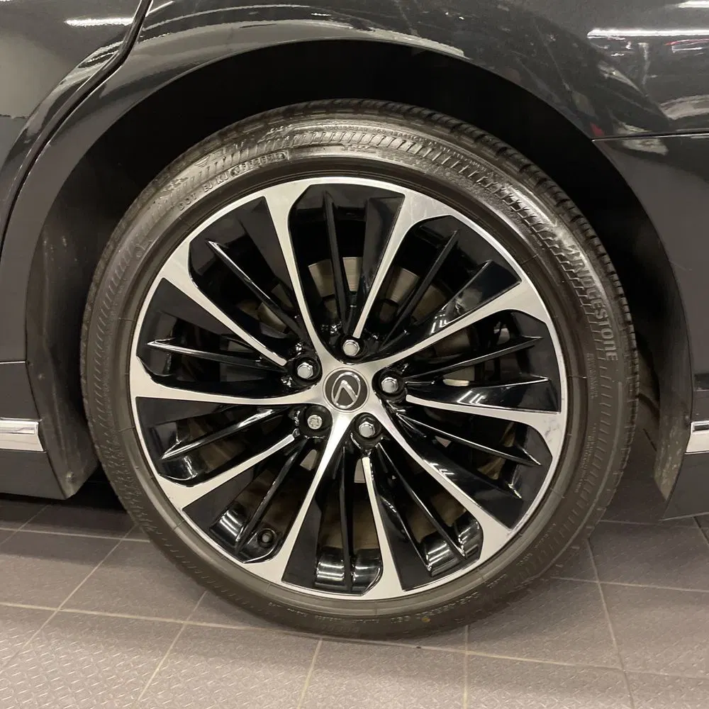2023 Lexus LS 500h Base