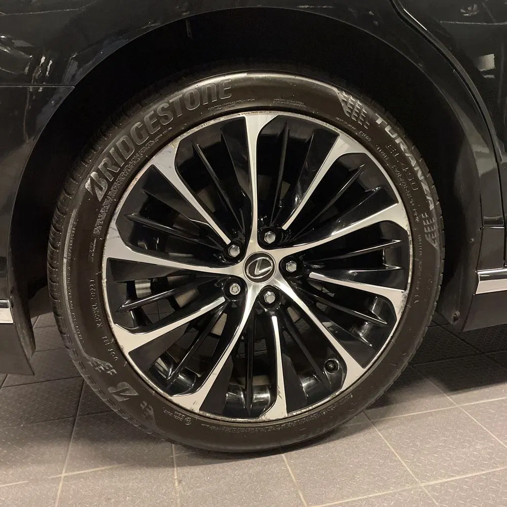 2023 Lexus LS 500h Base