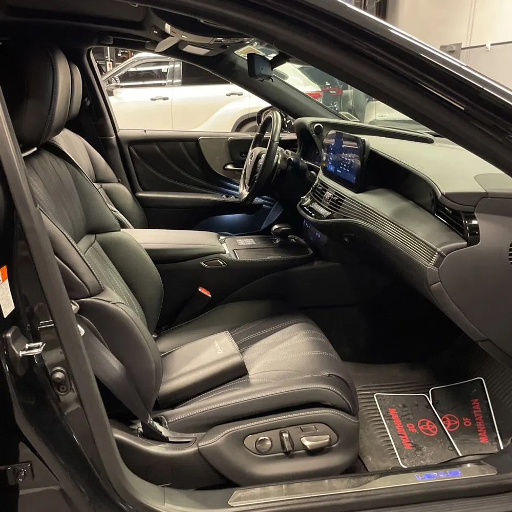 2023 Lexus LS 500h Base