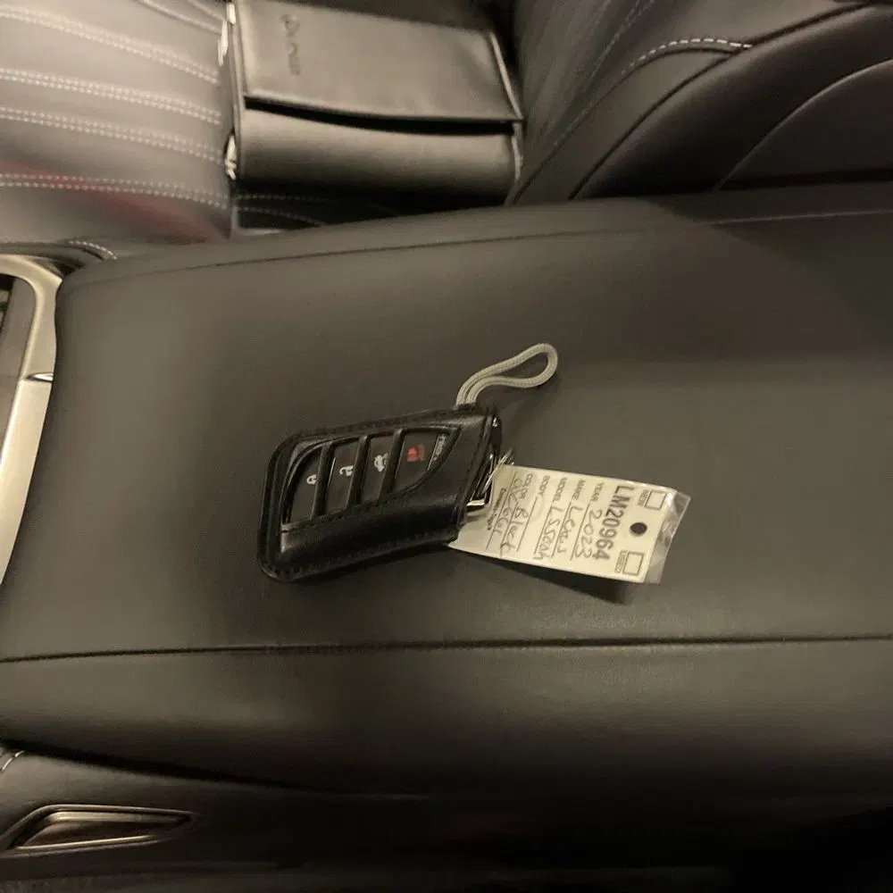2023 Lexus LS 500h Base