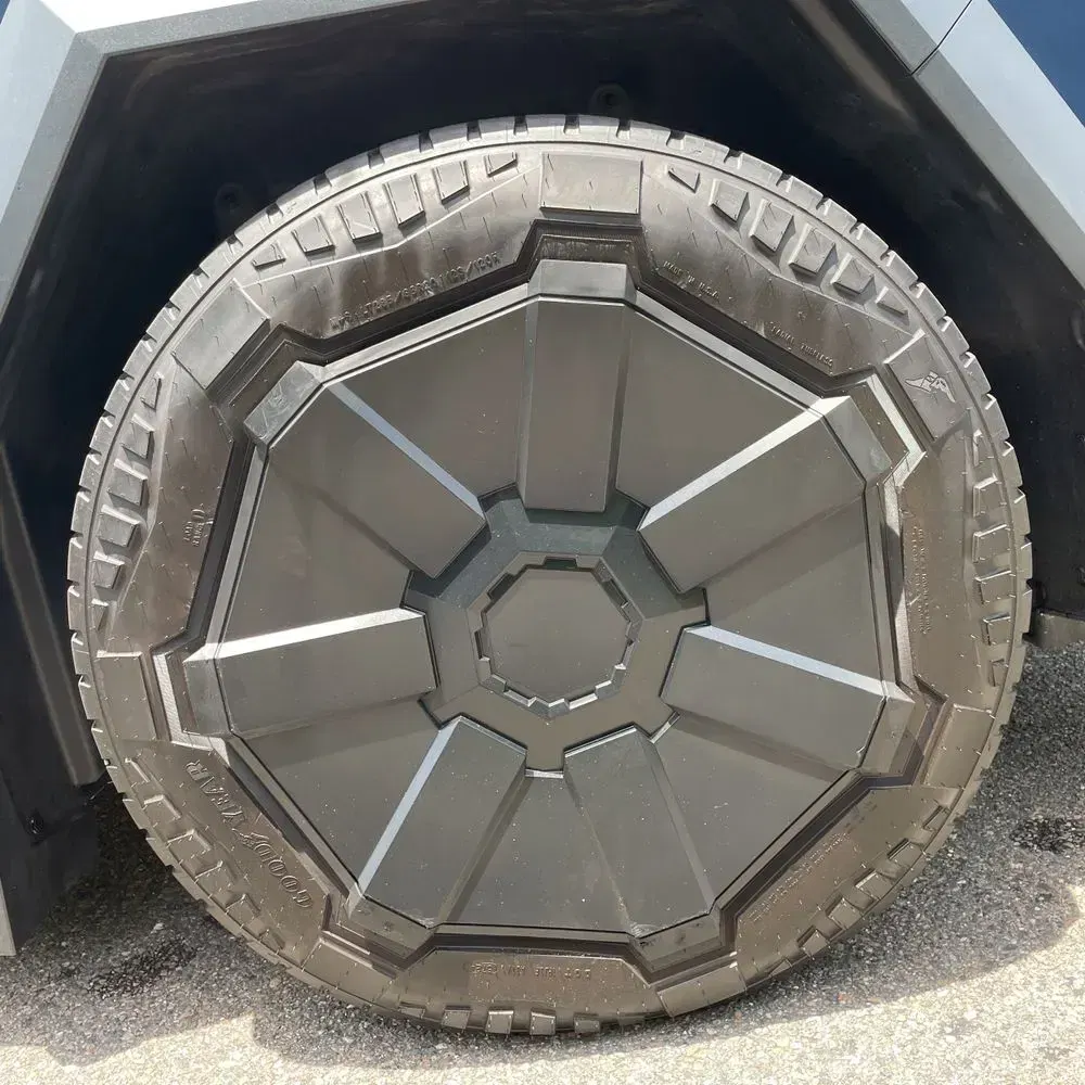 2024 Tesla Cybertruck CyberBeast