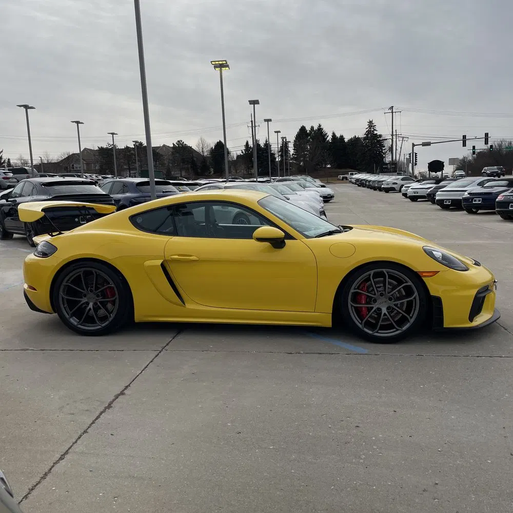 2021 Porsche 718 Cayman GT4