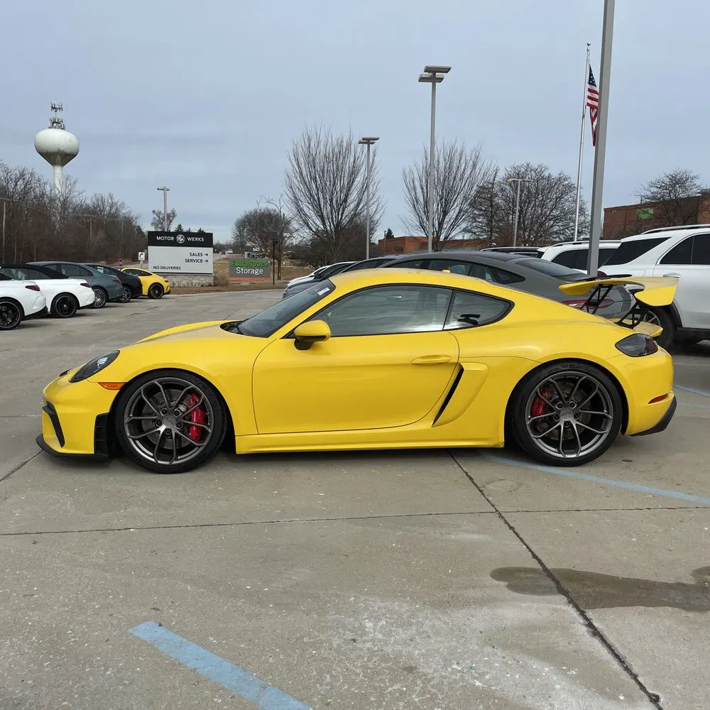 2021 Porsche 718 Cayman GT4