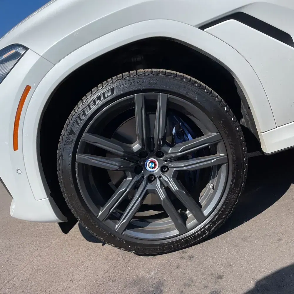 2023 BMW X6 M50i