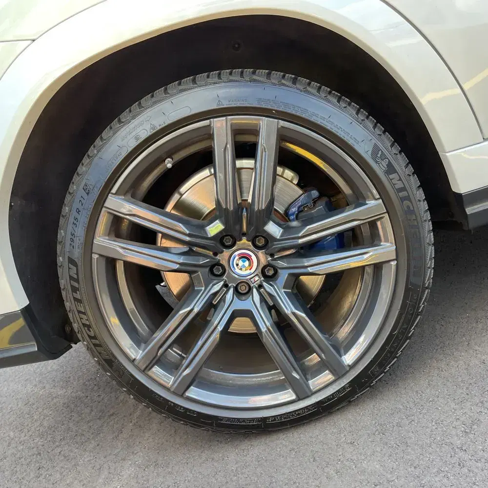 2023 BMW X6 M50i