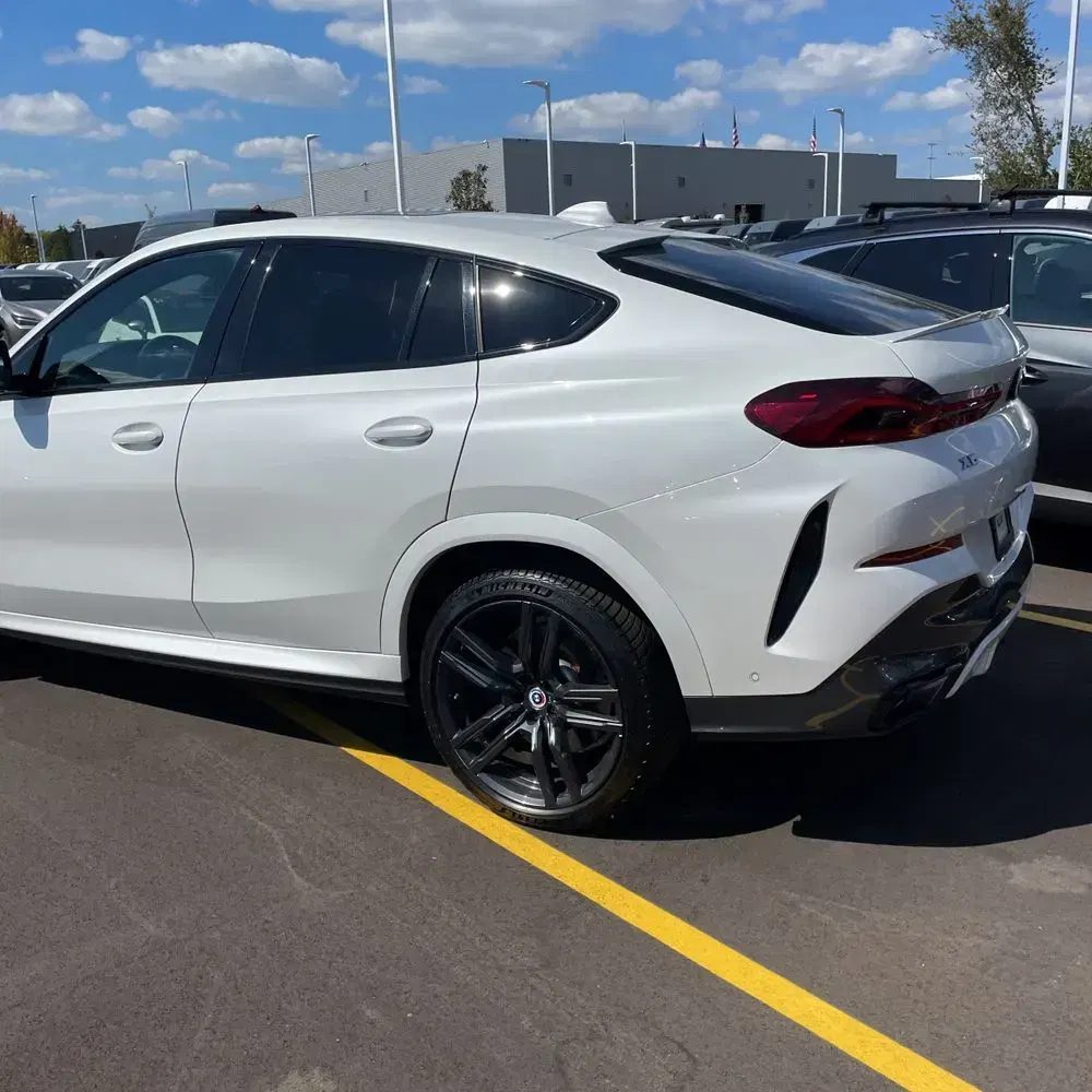 2023 BMW X6 M50i