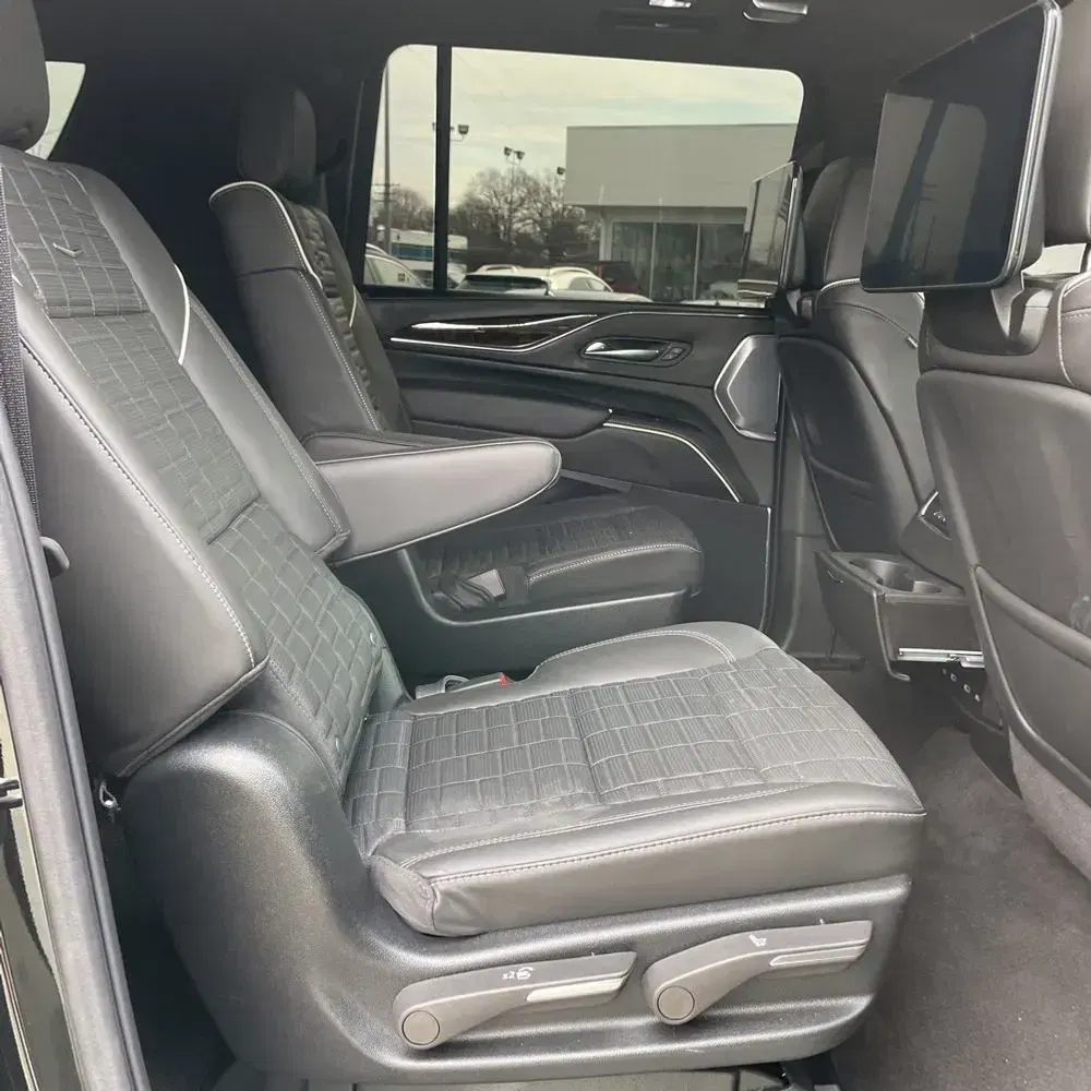 2024 Cadillac Escalade ESV Sport Platinum