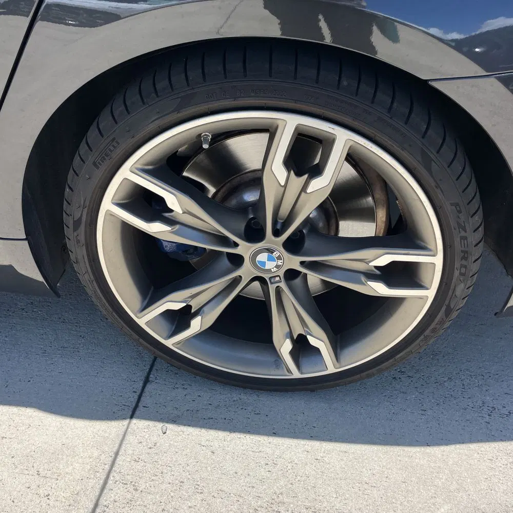 2022 BMW 5-Series M550xi