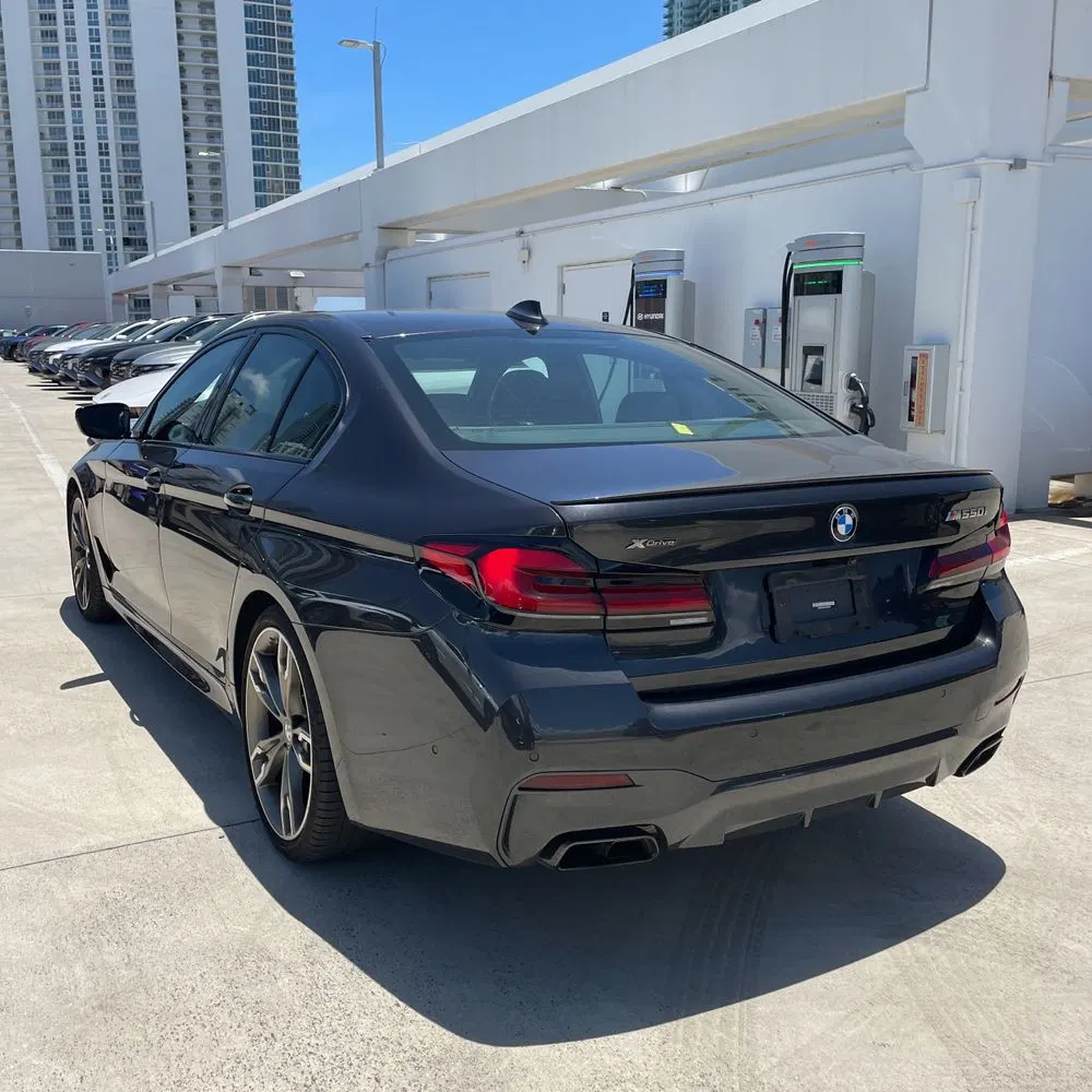 2022 BMW 5-Series M550xi