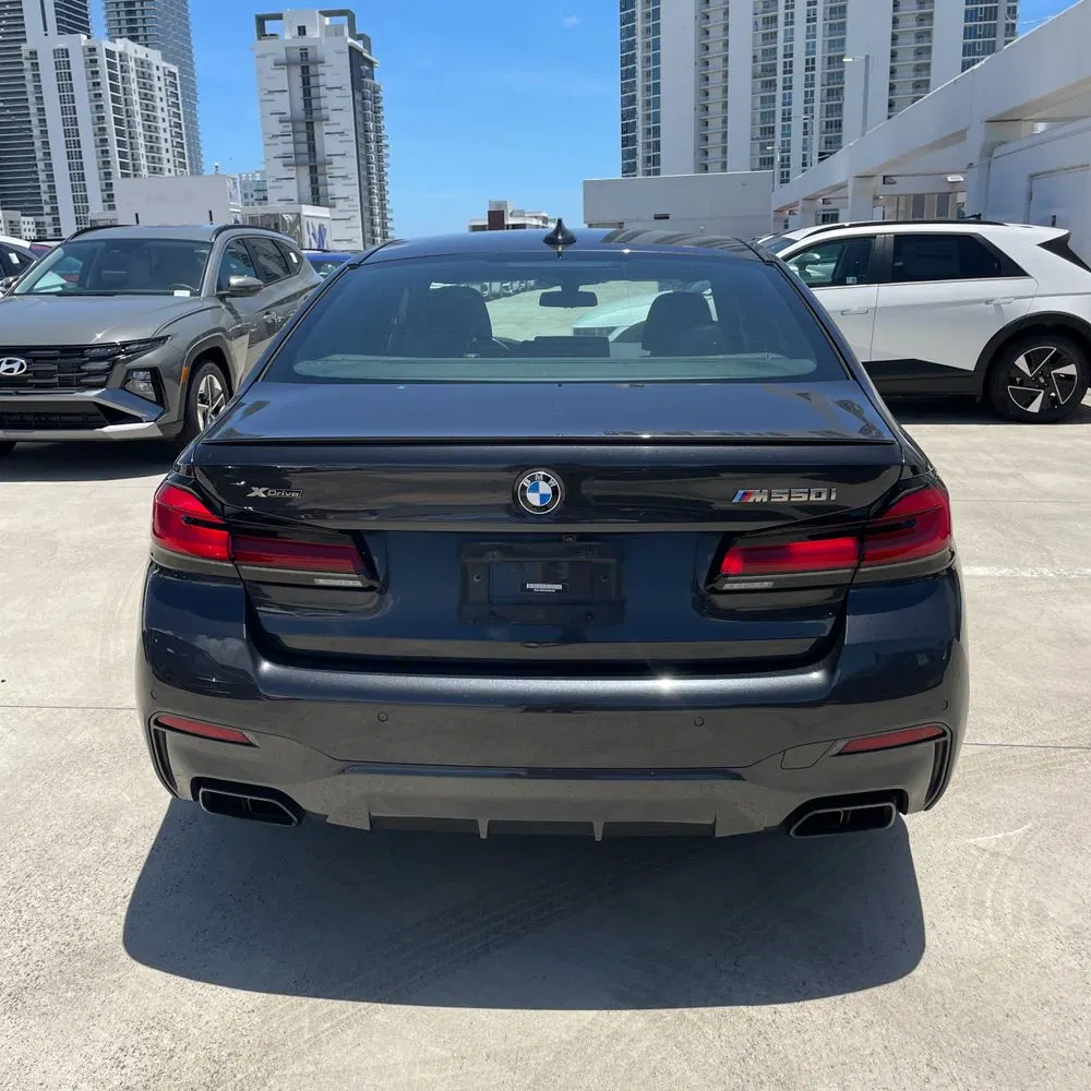 2022 BMW 5-Series M550xi