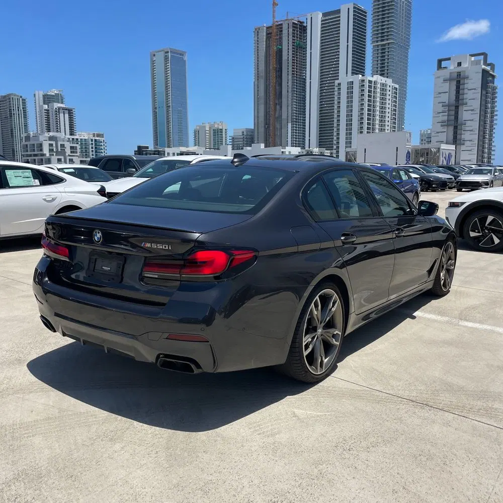 2022 BMW 5-Series M550xi