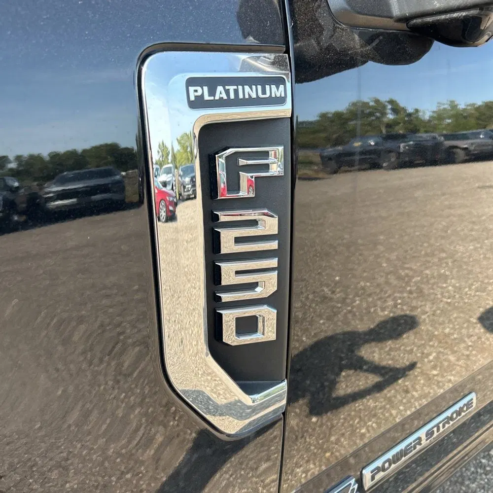 2022 Ford F250 S/D Platinum