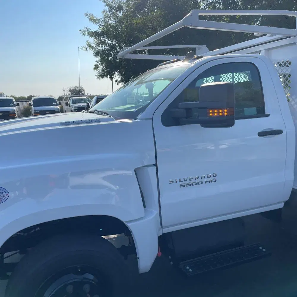 2023 Chevrolet Silverado 5500 W/T