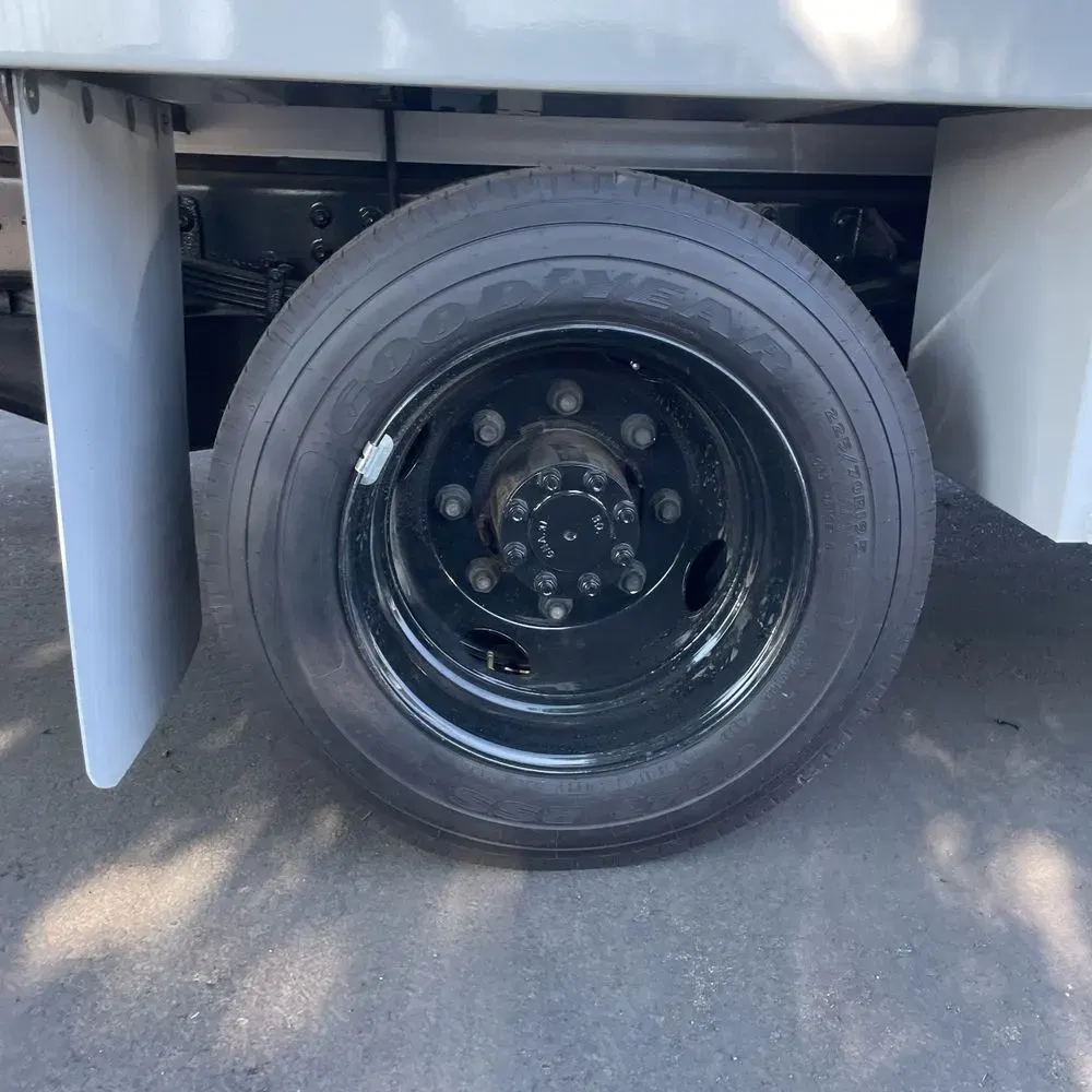 2023 Chevrolet Silverado 5500 W/T