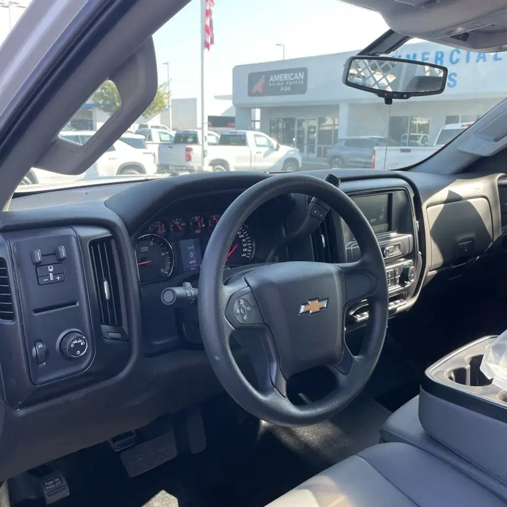 2023 Chevrolet Silverado 5500 W/T